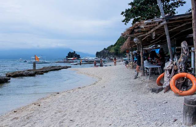 Restaurants in Apo Island