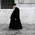 Πώς βγήκε η φράση «αν είσαι και παπάς, με την αράδα σου θα πας»