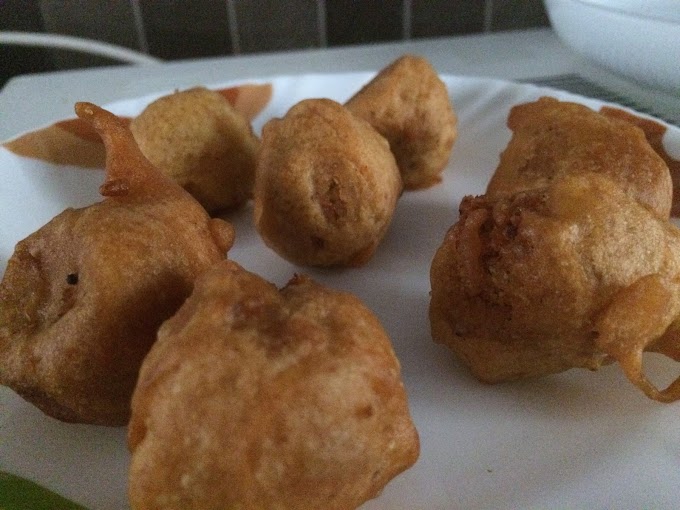 Umpa bhajji/ dumplings with leftover upma! 