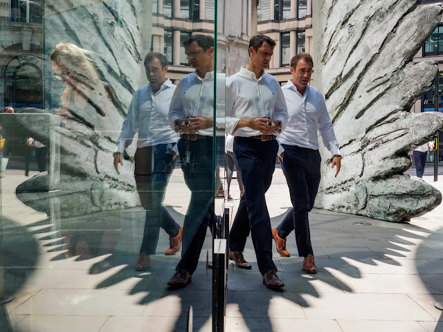 "Fashion and Identity: How Clothing Reflects Who You Are"