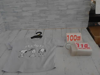 中古品　子供服　１００ｃｍ　スヌーピープリント　半袖Ｔシャツ　１１０円