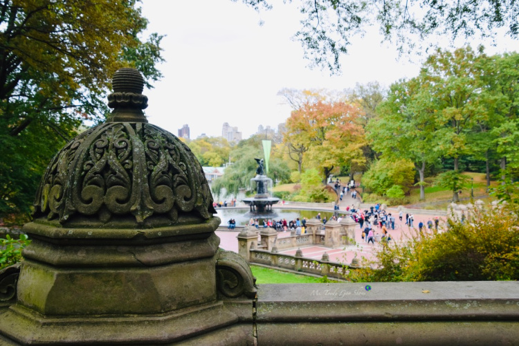 Bethesda Fountain in NYC is considered to be the crown jewel of Central Park | Ms. Toody Goo Shoes #centralpark #bethesdafountain 