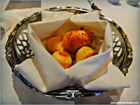 Fogo De Chão: Pão de queijo