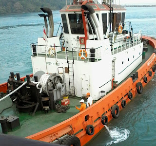 KMK SMS Kartanegara mengalami gangguan mesin di tengah laut
