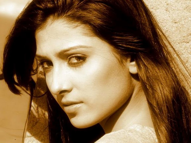 Ayeza Khan