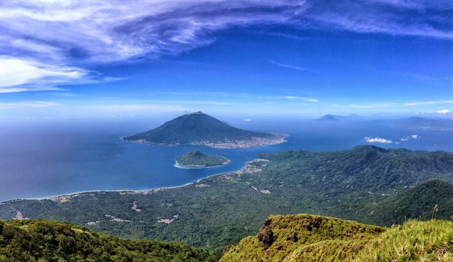 Mendaki Puncak Kie Matubu / Gunung Tidore - Wisata Alam Maluku Utara