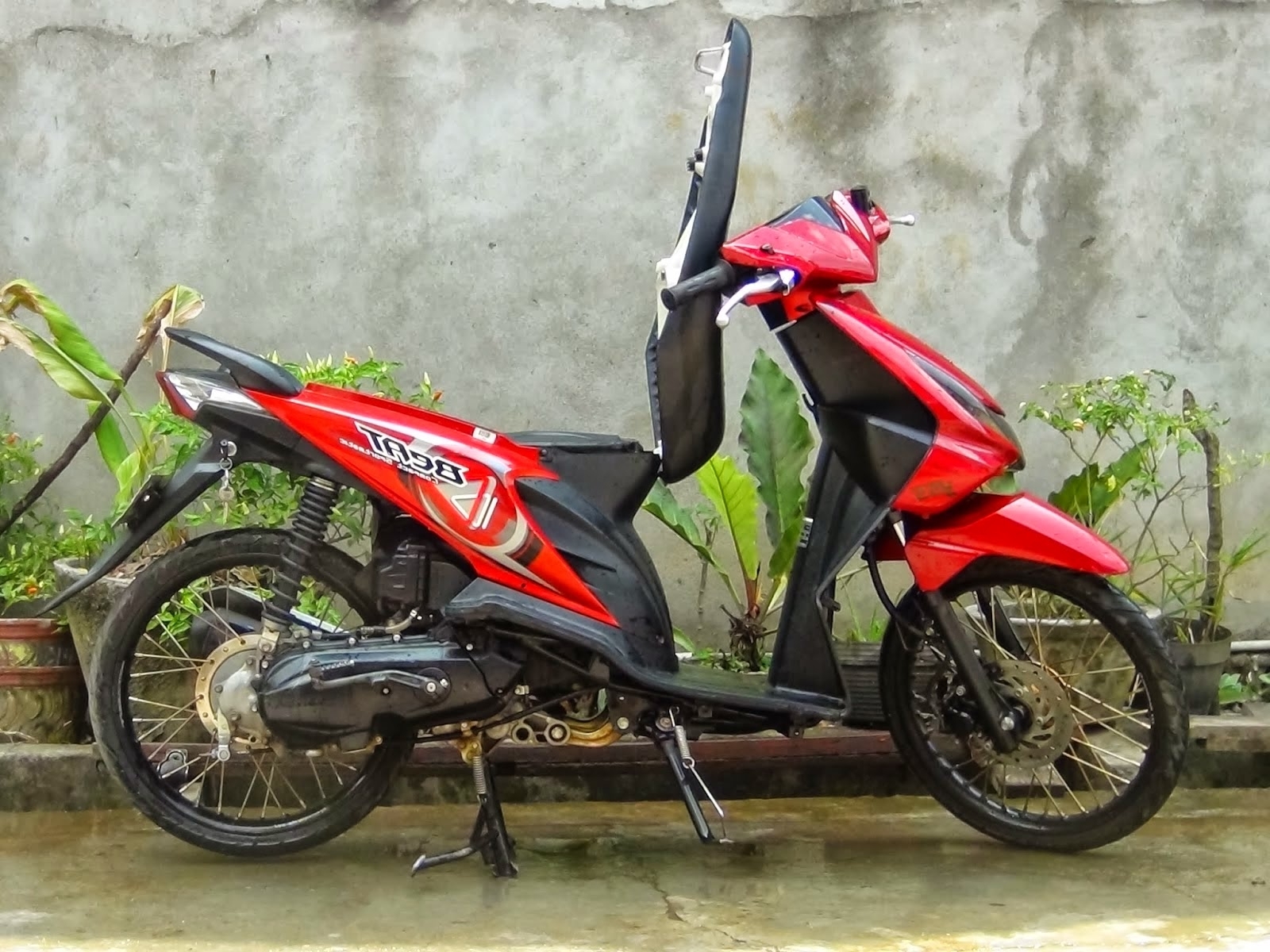 Download Kumpulan Modifikasi Motor Scoopy Merah Terkeren Palm