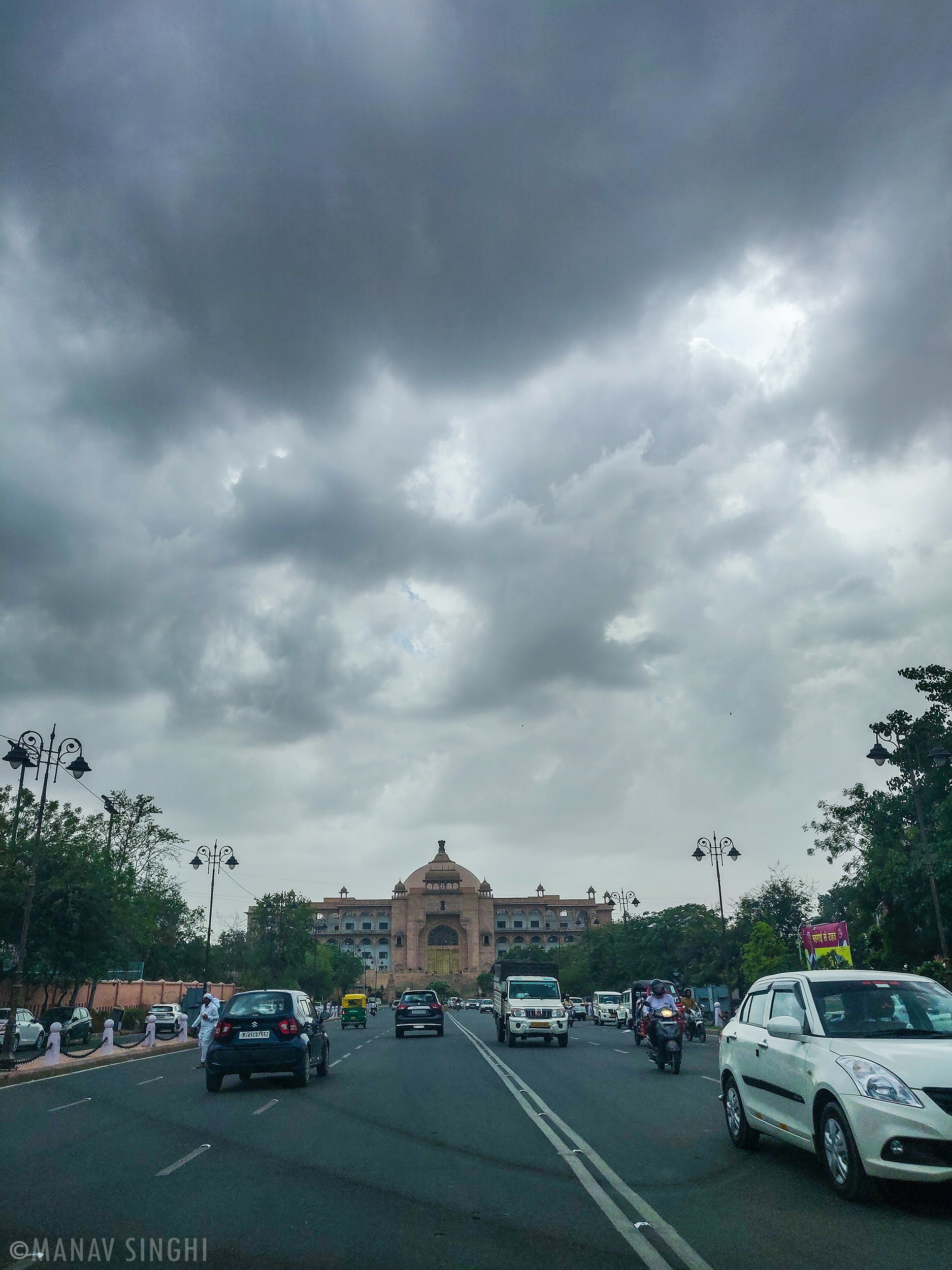 "Rains in the Summer of 2023" Mobile Shot taken at Vidhan Sabha Road, Jaipur. around 10am.