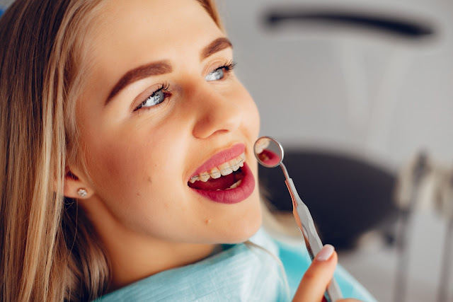 leczenie wad zgryzu aparatem ortodontycznym w gabinecie stomatologicznym