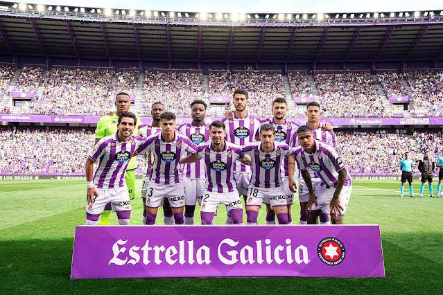 REAL VALLADOLID C. F. Temporada 2023-24. John Victor, Mamadou Sylla, Flavien Boyomo, Gustavo Henrique, Stanko Jurić, Marcos André. Monchu, David Torres, Luis Pérez, Sergio Escudero, Robert Kenedy. REAL VALLADOLID C. F. 3 📷 C. D. MIRANDÉS 2 Domingo 08/10/2023, 16:15 horas. Campeonato de Liga de 2ª División, jornada 10. Valladolid, estadio Municipal José Zorrilla: 18.473 espectadores. GOLES: ⚽0-1: 51’, Ivan Durdov. ⚽1-1: 83’, Mamadou Sylla. ⚽2-1: 87’, Mamadou Sylla. ⚽2-2: 90+1’, Gabri Martínez. ⚽3-2: 90+9’, Sergio Escudero.