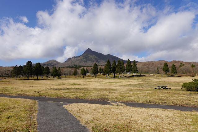 鳥取県日野郡江府町御机 鏡ヶ成高原 烏ヶ山の眺望