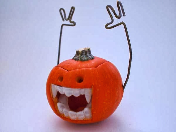 DIY Vampire Styled Halloween Pumpkins