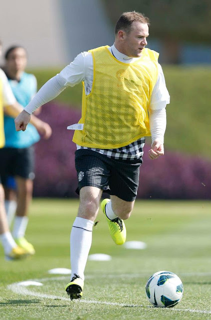 Manchester united action in qatar wayne rooney