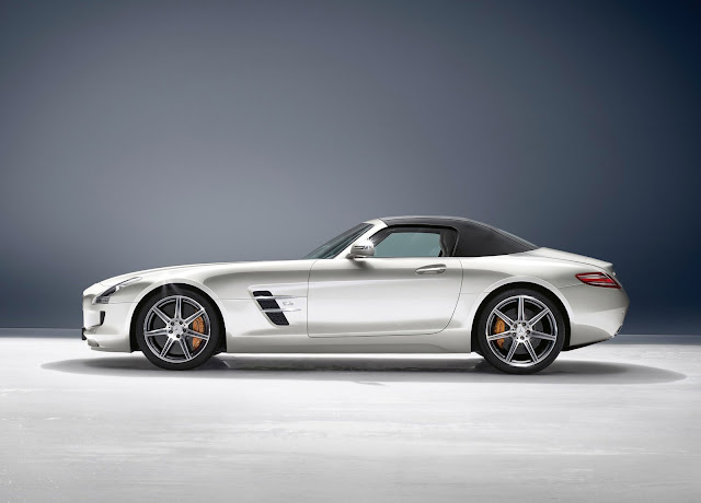 2013 Mercedes Benz SLS AMG GT Roadster White Wallpapers HD 19