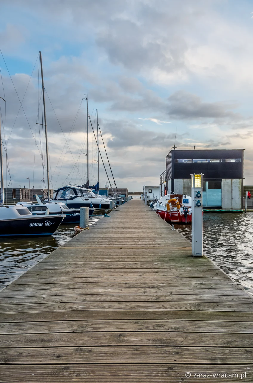 HT Houseboats