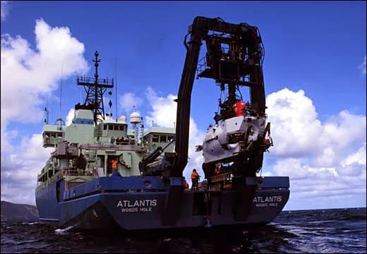  WOODS HOLE OCEANOGRAPHIC INSTITUTION - TITANIC EXHIBITION