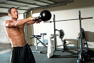 Lance Armstrong kettleball routine