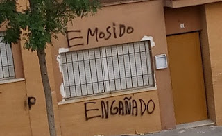 Foto con el meme emosido engañado