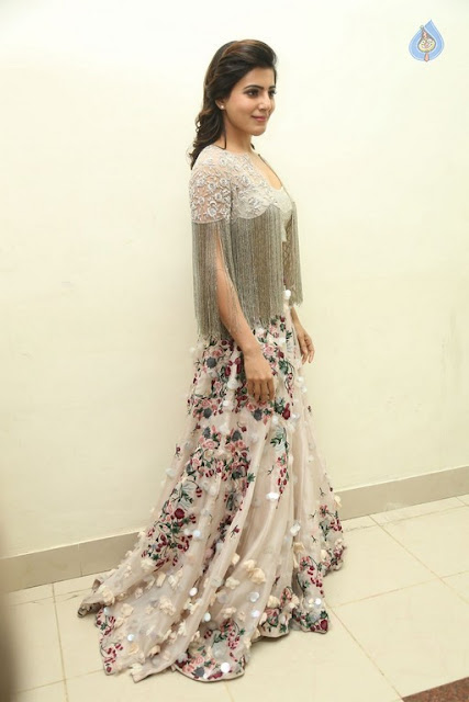 poses of samantha at a aa audio launch event