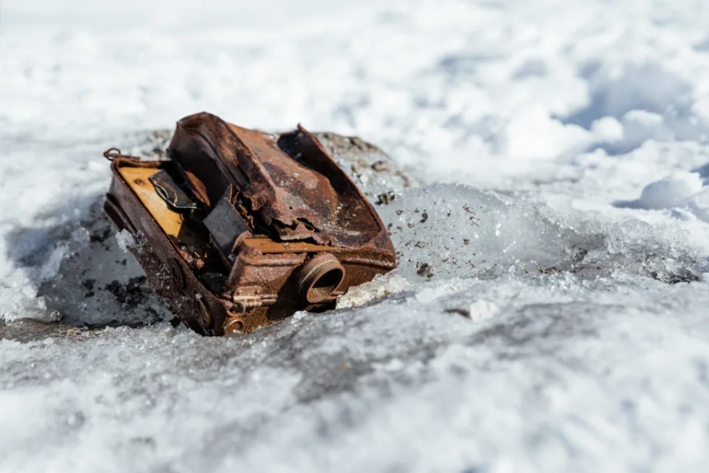 Καναδάς: Βρέθηκε κάμερα που εγκαταλείφθηκε από εξερευνητές σε έναν παγετώνα πριν από 85 χρόνια