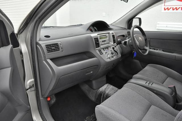 2004 Toyota RAUM - Autorec Enterprise, ltd