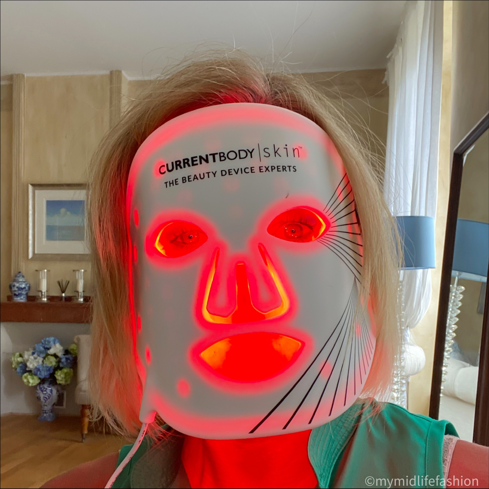 my midlife fashion current body skin led light therapy mask