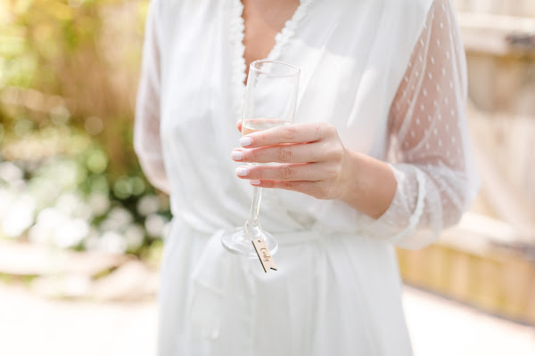 Backyard Summer Wedding in Edgewater, MD photographed by Maryland Wedding Photographer Heather Ryan Photography