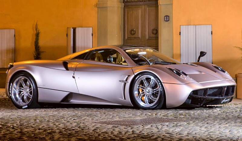 Koleksi Foto dan Gambar Mobil Sport Pagani  Huayra