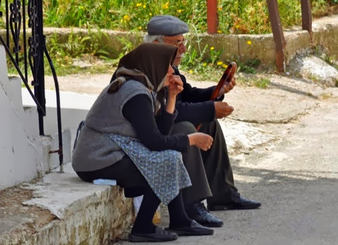 Με τέτοιους γονείς αυτό το Γένος δεν ξεριζώνεται με καμιά ανθρώπινη δύναμη