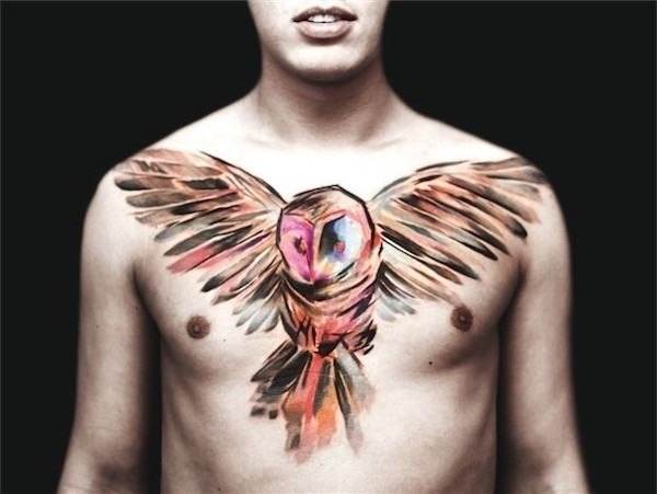 nica_coruja_tatuagem_no_peito