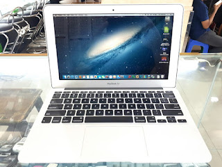 Laptop MacBook Air Mid 2011 11-inch Core i5 1.6GHz RAM 2GB SSD 64GB Seken Mulus