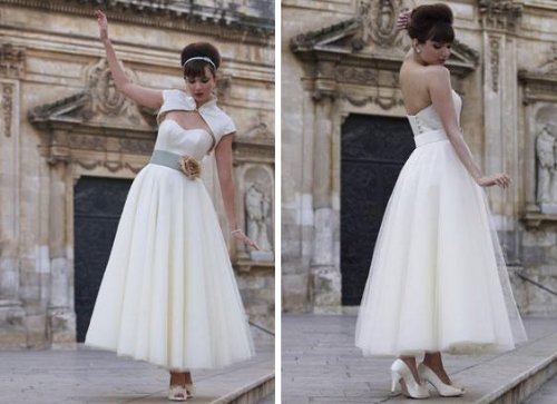 So I started today's wedding dress search looking for 50'sinspired 