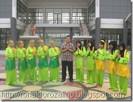 1.TARI JAMBAR-Pagelaran Karya Seni Tari III (PAKASERI III) Kelas XI IPA SMAN Pintar  2011 Berjalan Sukses dan Luar Biasa