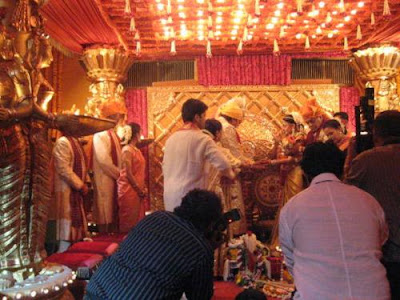 Un-seen pix from ash-abhi's wedding