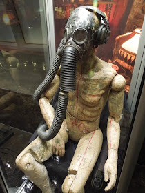 Gas mask mannequin Insidious: Chapter 2