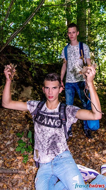 https://www.french-twinks.com/en/gay-porn-videos/twinks-camping-tent-passion?id=36238368&trk=OptionalTracker&nds=1