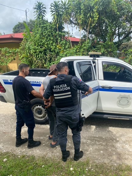 En Coto Brus: Extranjero detenido por Migración tras ingresar irregularmente al país era buscado por dos femicidios en Panamá