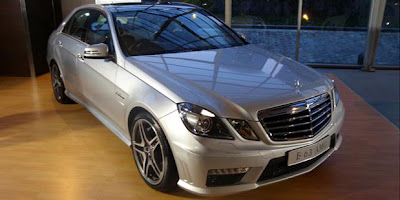Mercedes Benz   on Mercedes Benz   C300  E300 And E63 Amg Picture And Specs   Motorcycles