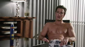 Mark-Paul Gosselaar Shirtless in Franklin and Bash s1e02
