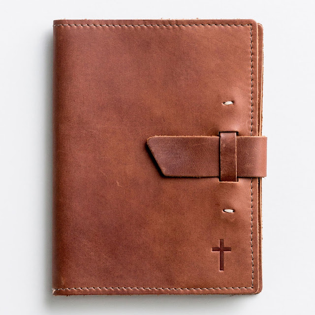 https://shareasale.com/r.cfm?b=213520&u=960378&m=25848&urllink=www%2Edayspring%2Ecom%2Fleather%2Djournal%2Dwith%2Dcross%2Dbuckle%2Dclosure%2Dlimited%2Dedition&afftrack=