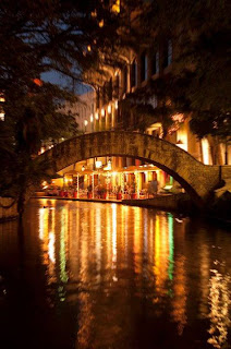 San Antonio River Walk (Best Honeymoon Destinations In USA) 3