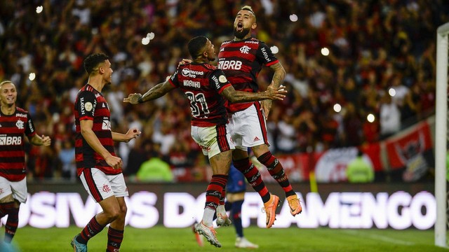 Com reservas e show de Vidal e Victor Hugo, Flamengo atropela o Atlético-GO, veja os melhores momentos 