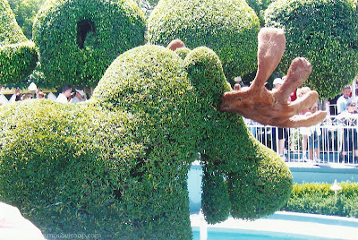 Disneyland Topiaries topiary Small World garden moose