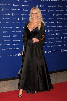 Adriana Karembeu Sexy In Black Gowns2