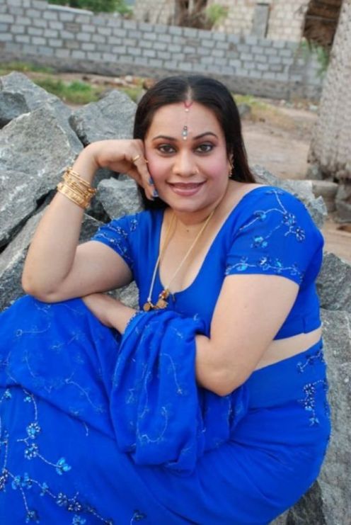 Labels mallu aunties hot gallery