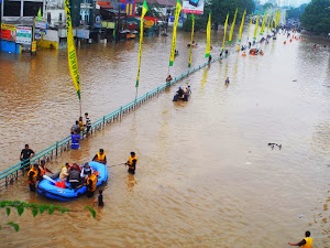 Kumpulan Foto-Foto Banjir Jakarta