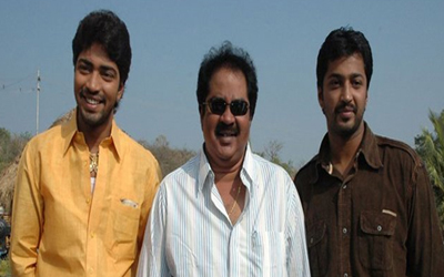 Allari Naresh with father and brother 