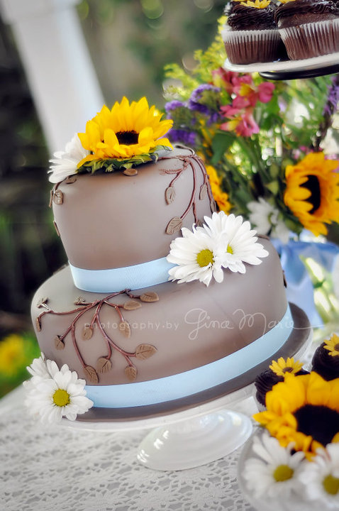 Sunflower wedding cake