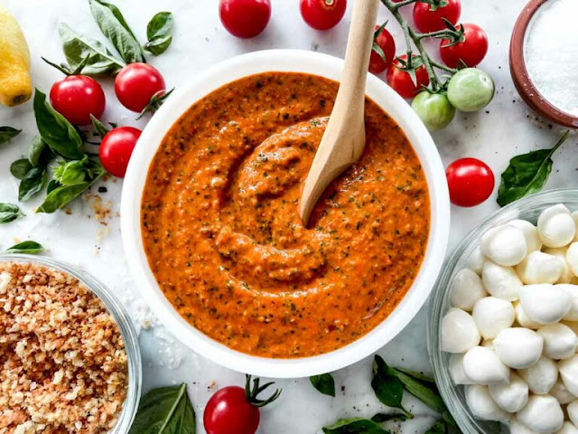 Easy_recipe_for_delicious_pasta_with_Tomato_Pesto_&_Garlicky_Breadcrumbs everydaydeliciouskitchen.com