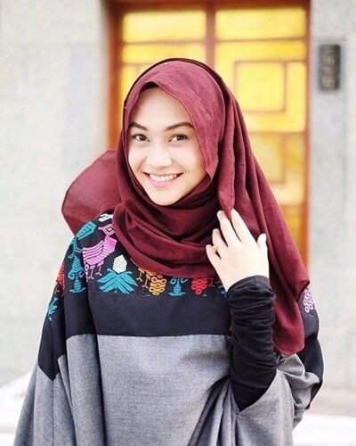 99 Gambar Wanita Muslimah  Berhijab Syar i Cantik Cara 